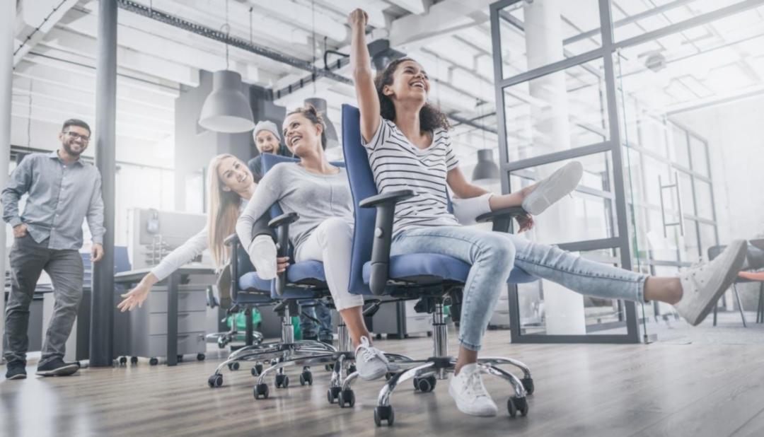 Participantes activos en webinar de desarrollo empresarial